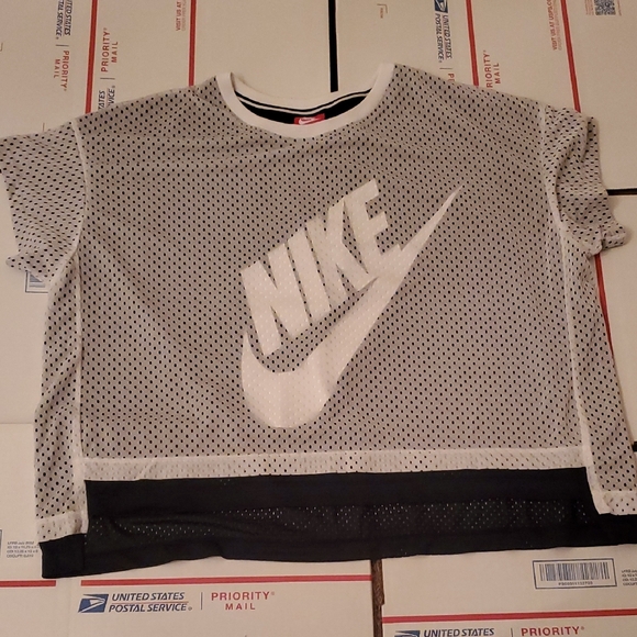 Nike Kids Mesh Top - Black and White - Picture 1 of 5